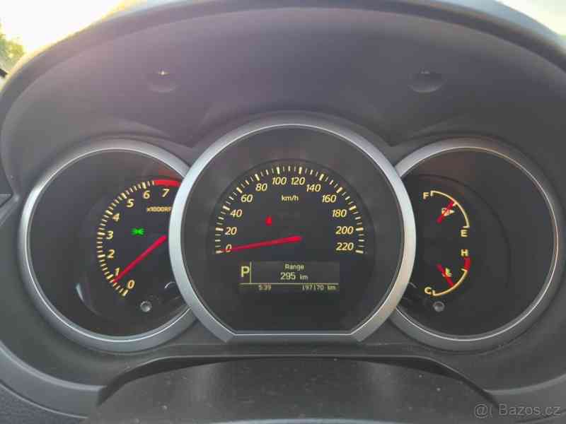Suzuki Grand Vitara 3,2 V6 - foto 18