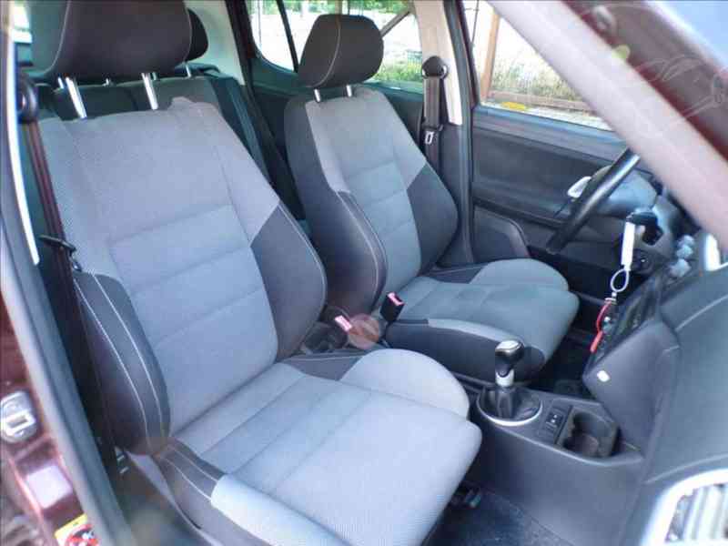 Škoda Fabia 1,2 12V SPORT - foto 11