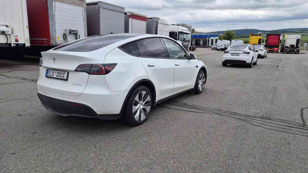 TESLA Model Y AWD Long Range - foto 4
