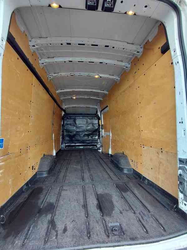 Pronájem dodávky Ford Transit L4H3 Maxi - foto 3