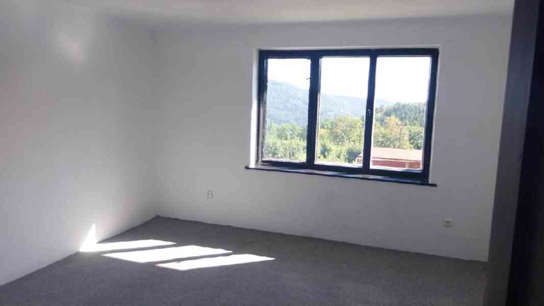 Prodej bytu 3+1 56 m², Sněhov u Malé Skály. - foto 7