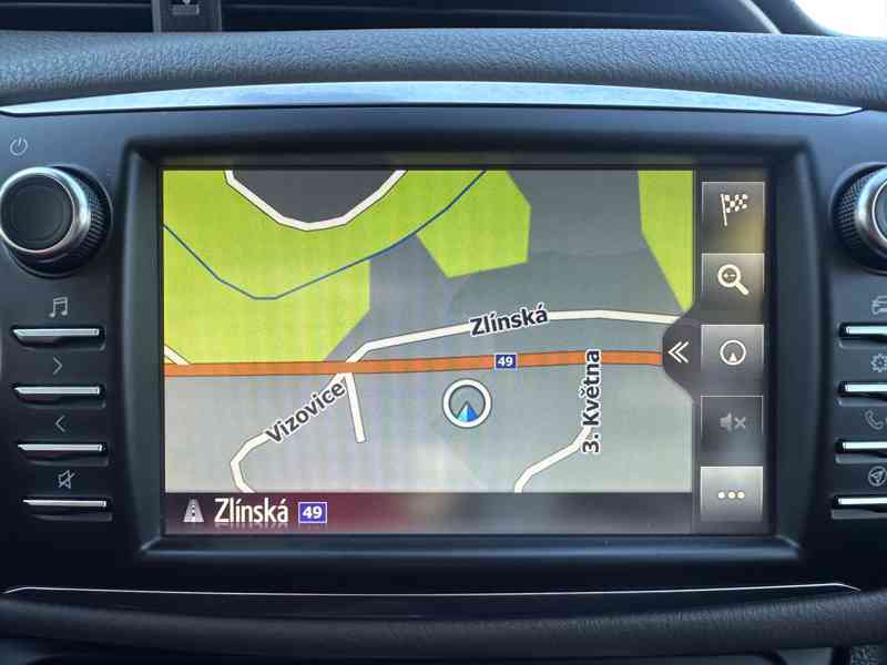 Toyota Yaris 1.5 Hybrid 74kW/navi/Kamera - foto 38