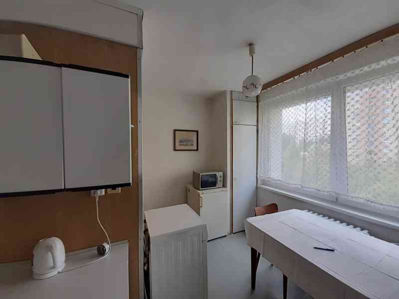 Byt 2+1 se dvěma 1.lůž. pokoji, studenti/ky/pár, pračka - foto 4