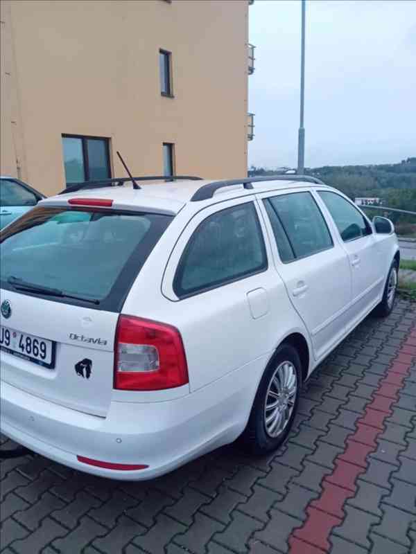 Škoda Octavia 1,6   Škoda Octavia Combi II Facelif - foto 5