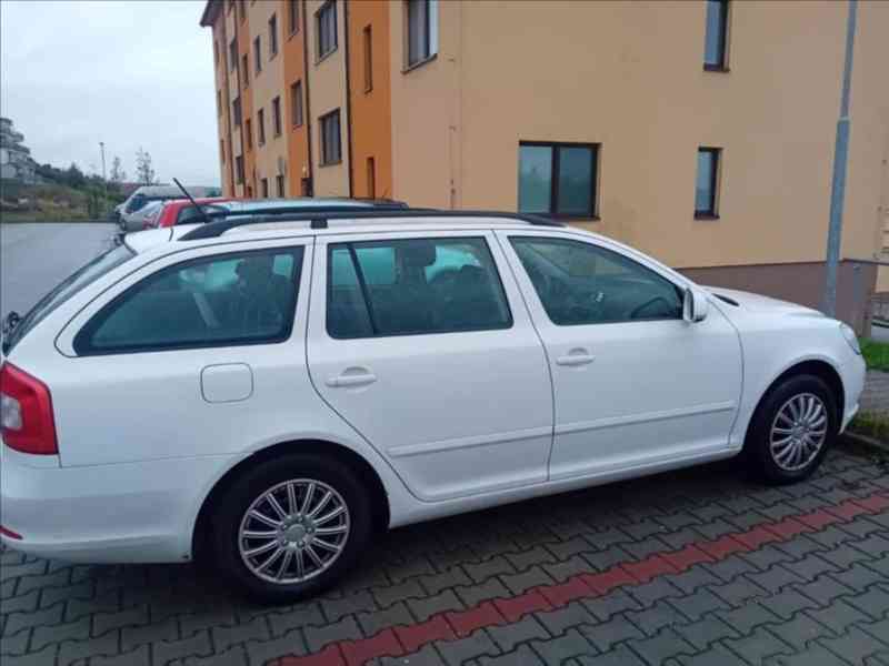 Škoda Octavia 1,6   Škoda Octavia Combi II Facelif - foto 3