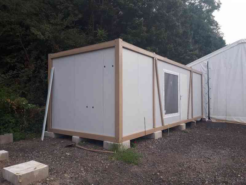 Obytný kontejner 3x8 m z PUR panelů - velké okno - foto 10