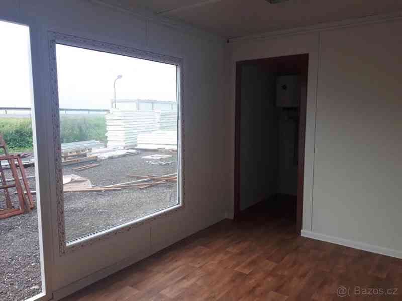 Obytný kontejner 3x8 m z PUR panelů - velké okno - foto 2