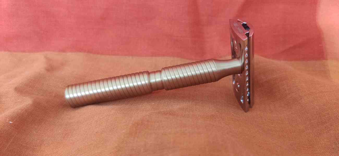 holící strojek Yaqi 88mm mosaz a hlava Yaqi R89 - foto 7