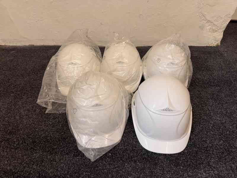 Ochranná přilba UVEX - foto 4