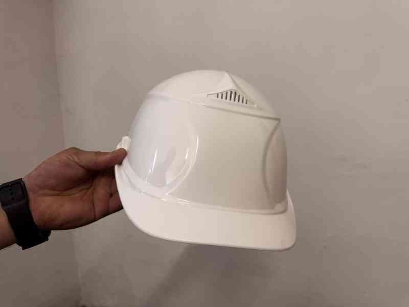 Ochranná přilba UVEX