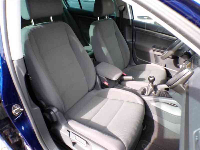 VW Golf 2,0 FSI XENONY,COMFORT - foto 12