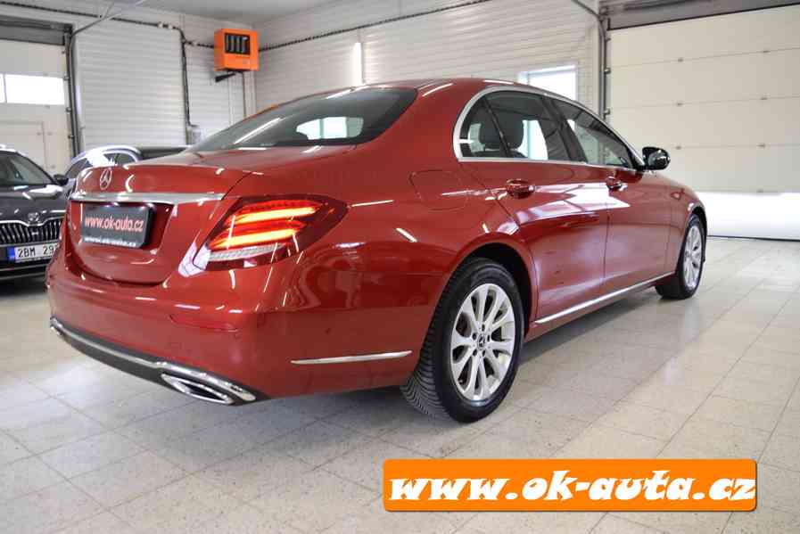 Mercedes-Benz Třídy E 2.0 D 88 000 KM PRAV.SER.MERCEDES 2018 - foto 4
