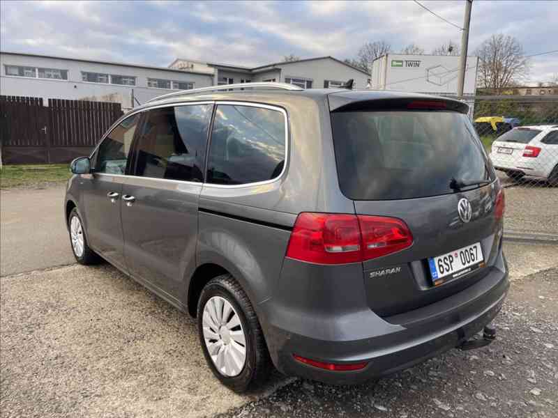 Volkswagen Sharan 2,0 TDI LIFE, EL. DVEŘE,TAŽNÉ - foto 4