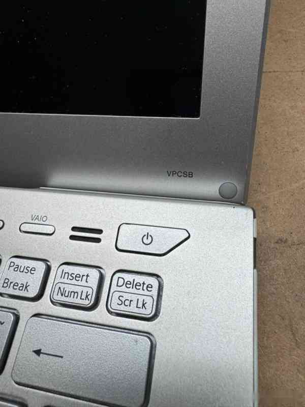 Predám pokazený notebook na náhradné diely zn.Sony Vaio. - foto 5