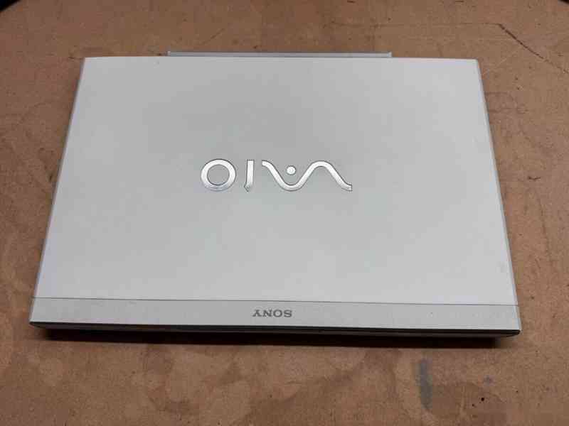 Predám pokazený notebook na náhradné diely zn.Sony Vaio. - foto 2