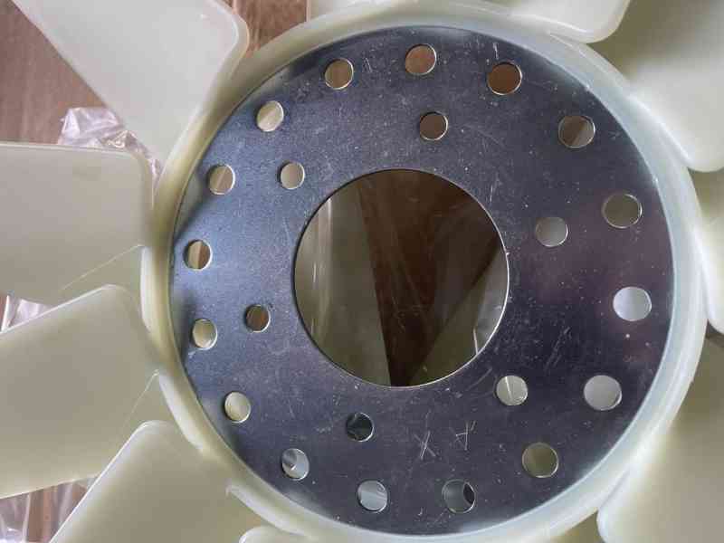 Chladič vodni a vrtule na motor D 245,D260,D 243 Belarus - foto 3