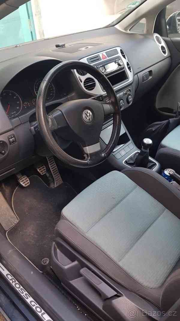 Volkswagen Golf 1,6   cross plus manual - foto 4