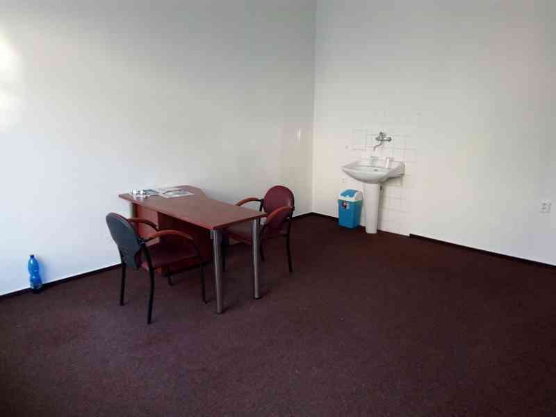 Pronajmu obchod s výlohou na ul. Charbulova 831/30 - foto 3