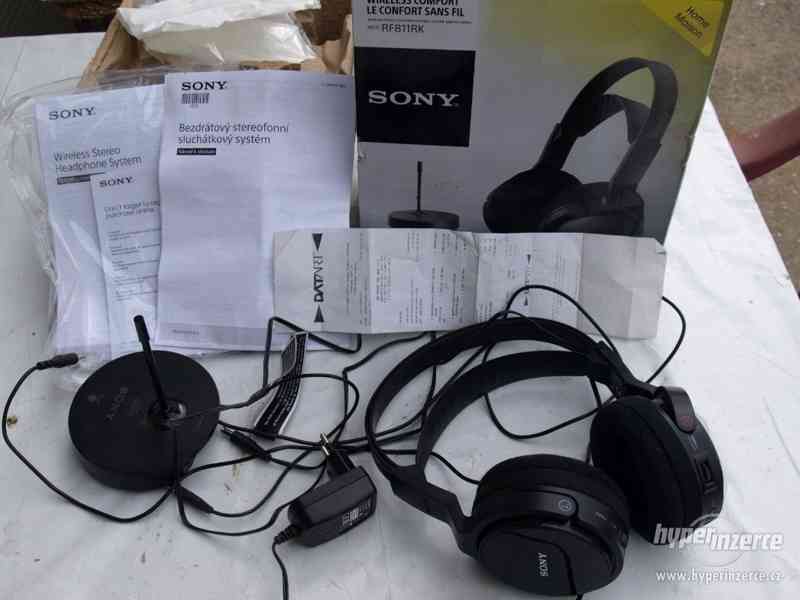 bezdrátová sluchátka Sony
