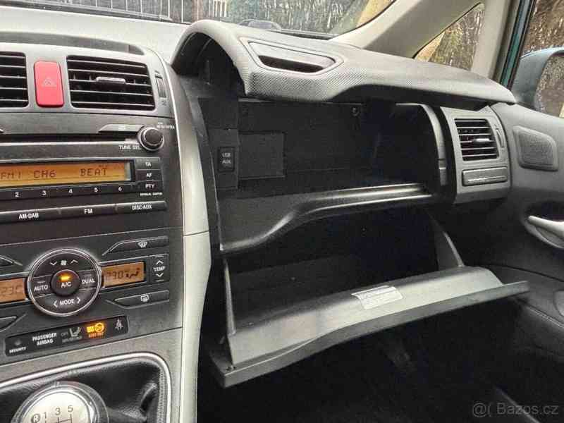 Toyota Auris 1,6   97 kW, původ Česká republika - foto 18