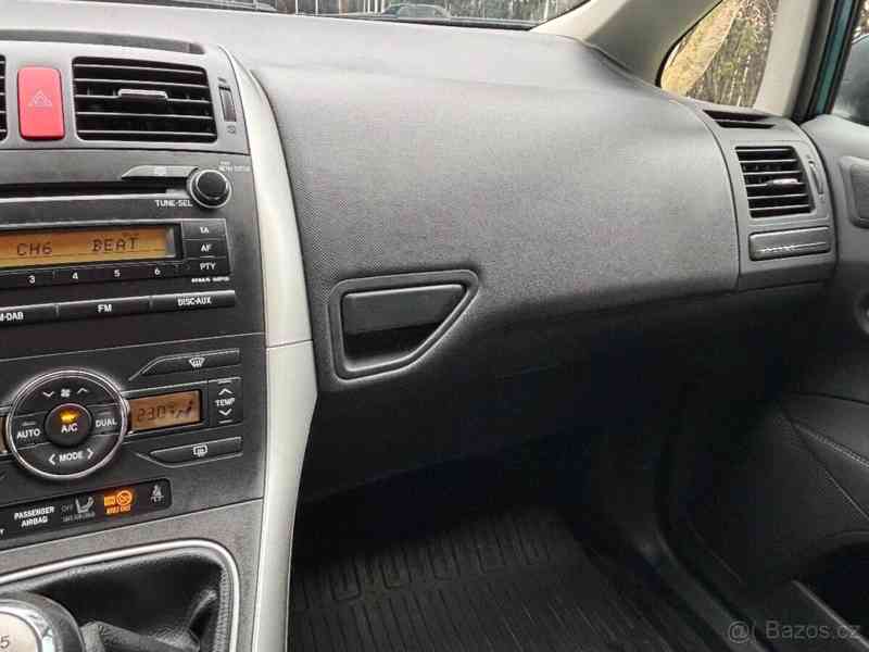 Toyota Auris 1,6   97 kW, původ Česká republika - foto 19