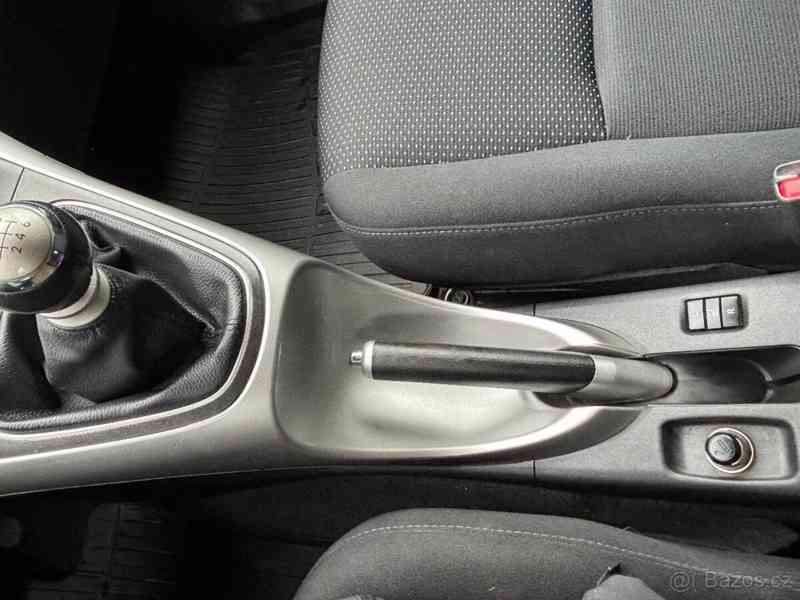 Toyota Auris 1,6   97 kW, původ Česká republika - foto 12