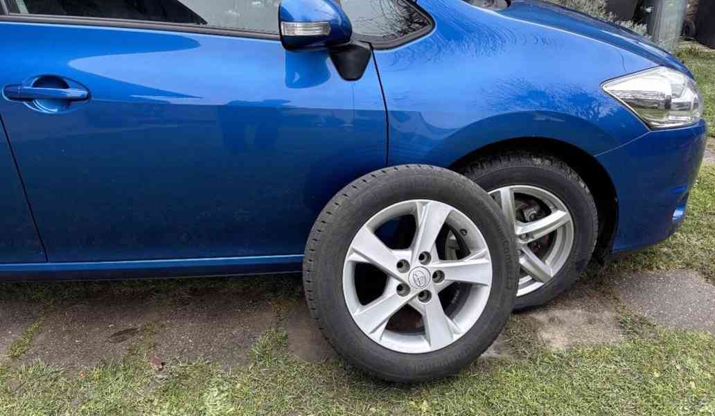 Toyota Auris 1,6   97 kW, původ Česká republika - foto 5