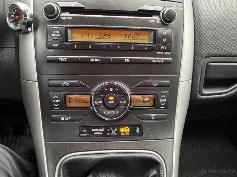 Toyota Auris 1,6   97 kW, původ Česká republika - foto 10