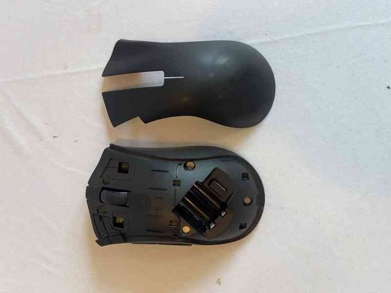 Razer DeathAdder V2 Pro herní myš s krabicí - nefunkční - foto 2