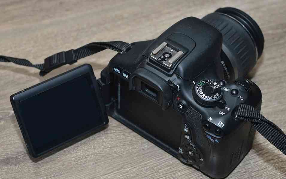 Canon EOS 600D + Objektiv EFS 18-55mm  5600 Exp. - foto 5