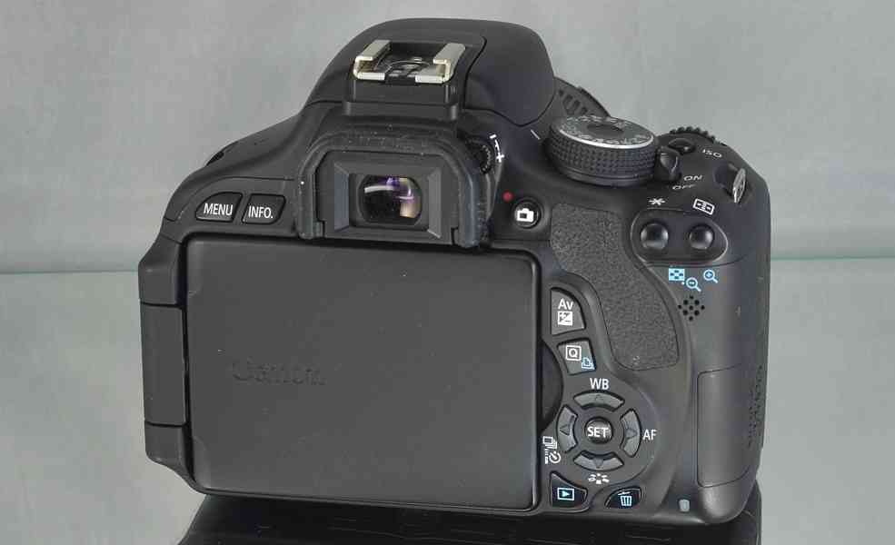 Canon EOS 600D + Objektiv EFS 18-55mm  5600 Exp. - foto 8