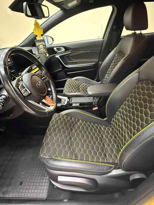 Osobní automobil KIA Xceed  - foto 12