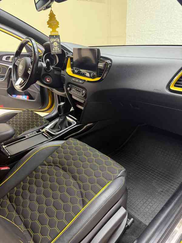 Osobní automobil KIA Xceed  - foto 15