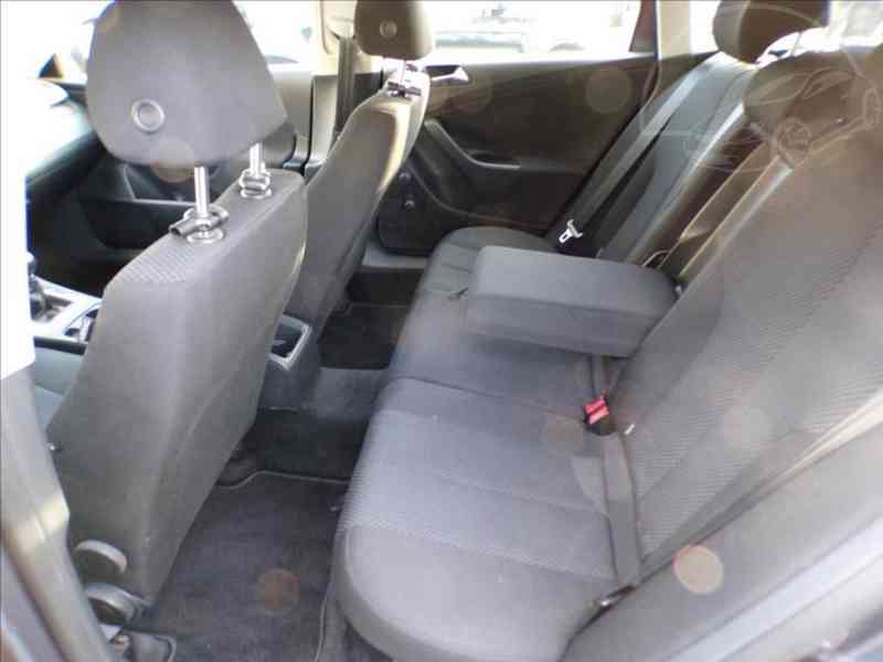 VW Passat Variant 2,0 TDI TAŽ.ZAŘ-NOVÁ STK V CENĚ VOZU - foto 9