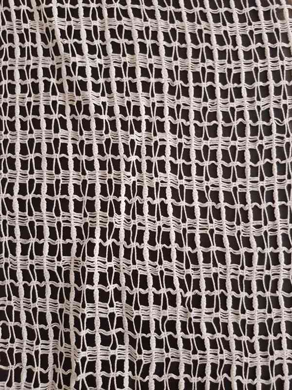 Starožitná ručně háčkovaná záclona 12 - foto 2