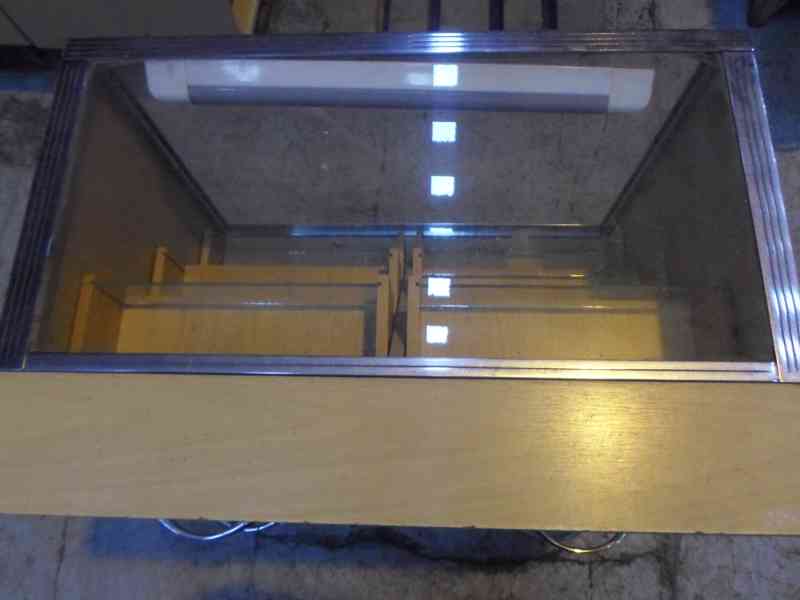 podsvícená vitrína - foto 10