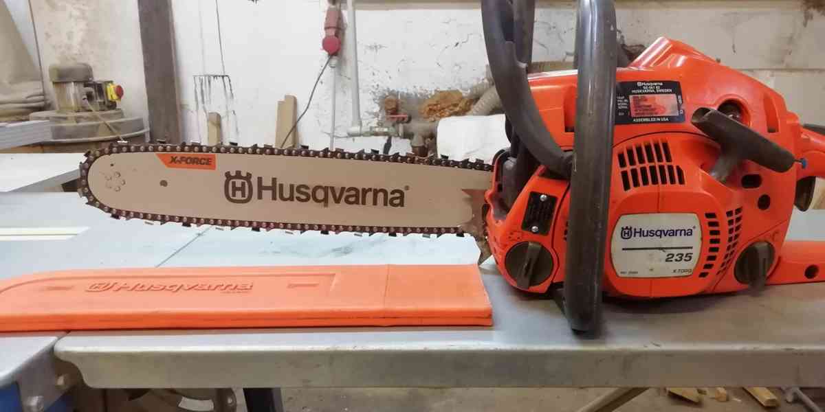 Prodám Husqvarna 235