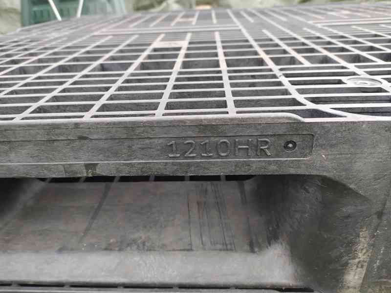 Plastové palety 120 x 100 cm - foto 2