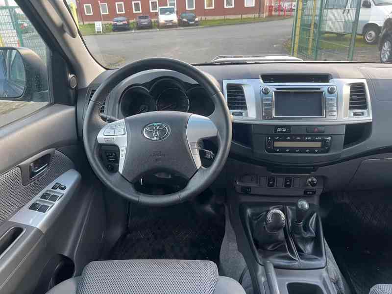 Toyota Hilux 3.0 D 4x4 126kw - foto 4