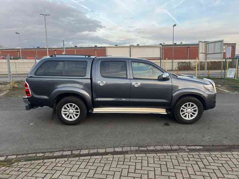 Toyota Hilux 3.0 D 4x4 126kw - foto 21