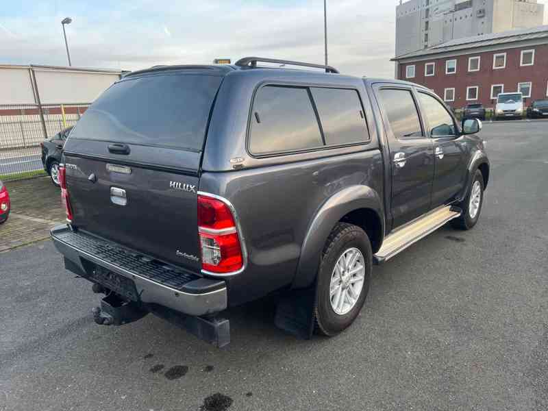 Toyota Hilux 3.0 D 4x4 126kw - foto 11