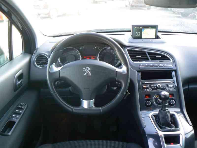 Peugeot 5008 1,6i Allure benzín 115kw - foto 11