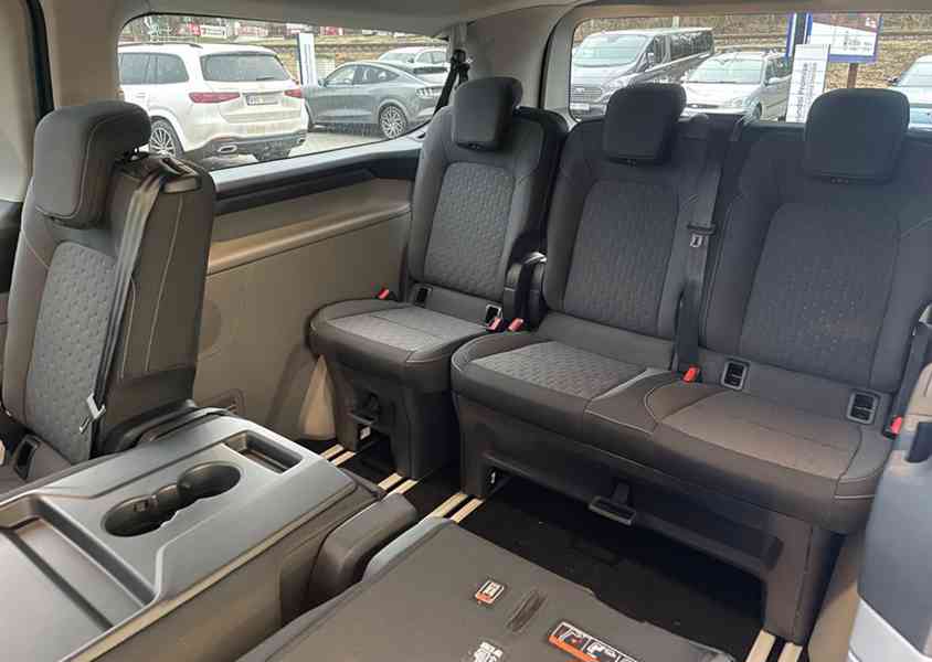 Nová sedadla Ford Tourneo Custom Titanium 2025 - foto 2