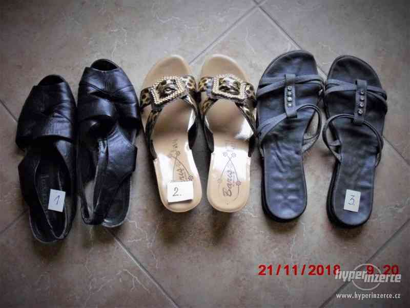 Nazouváky a sandále - foto 11