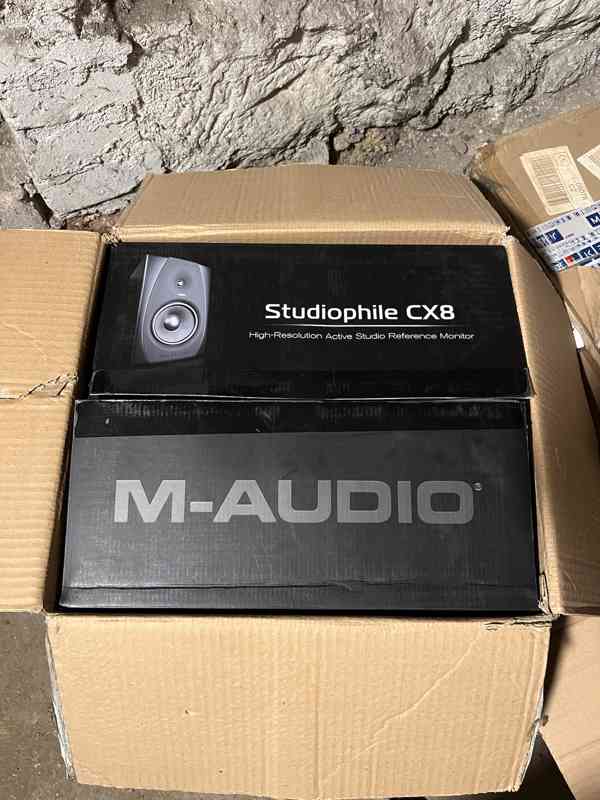 Studiové monitory, subwoofer, reprobox a zvuková karta - foto 4