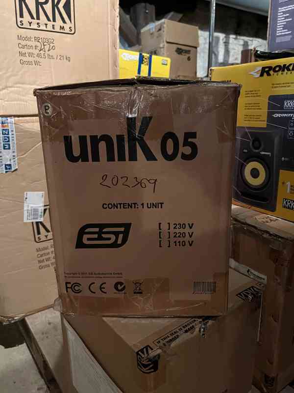 Studiové monitory, subwoofer, reprobox a zvuková karta - foto 5