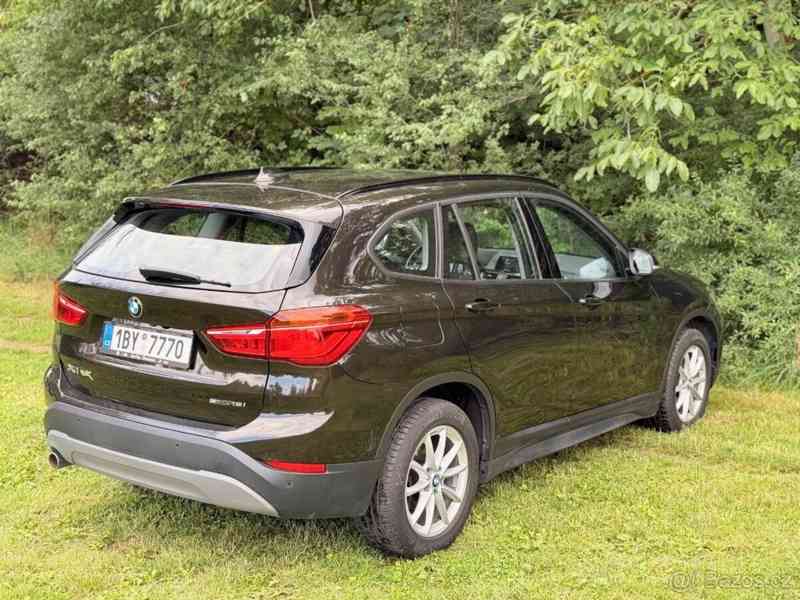 BMW X1 1,5   sDrive18i 103 kW - foto 9