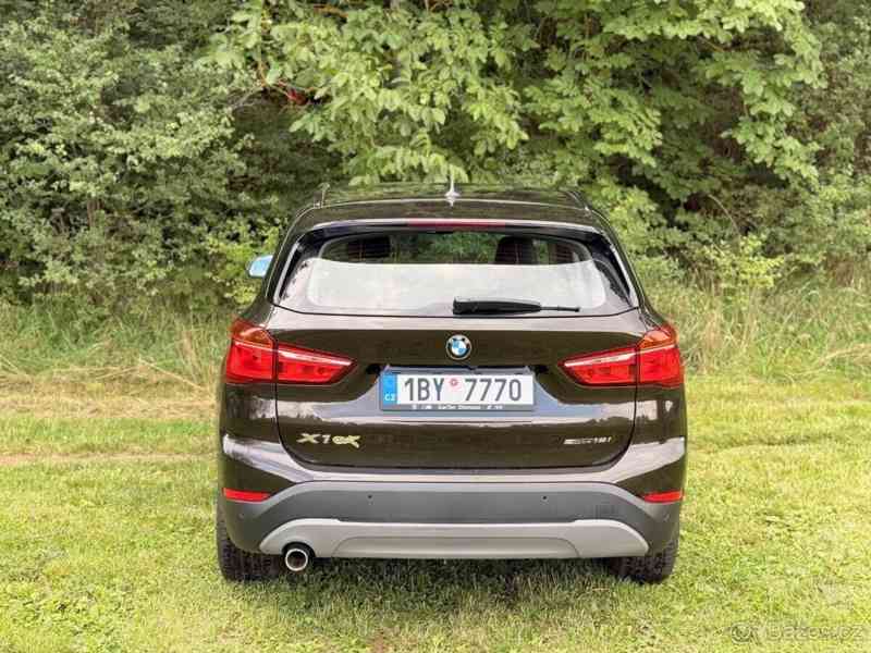 BMW X1 1,5   sDrive18i 103 kW - foto 8