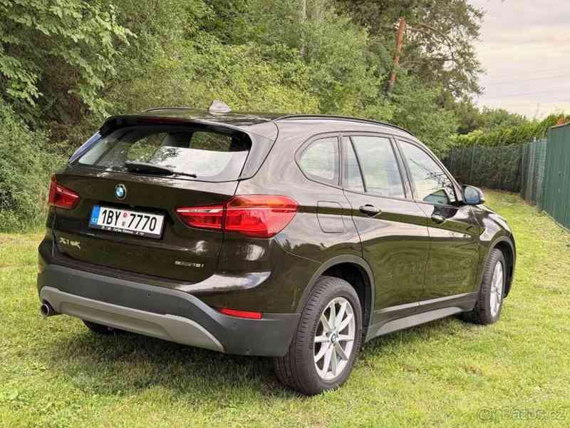 BMW X1 1,5   sDrive18i 103 kW - foto 7
