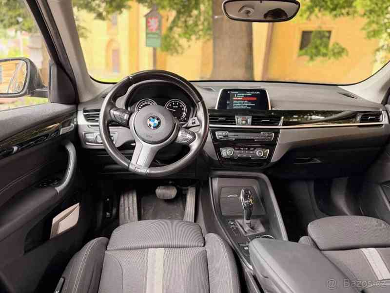 BMW X1 1,5   sDrive18i 103 kW - foto 11